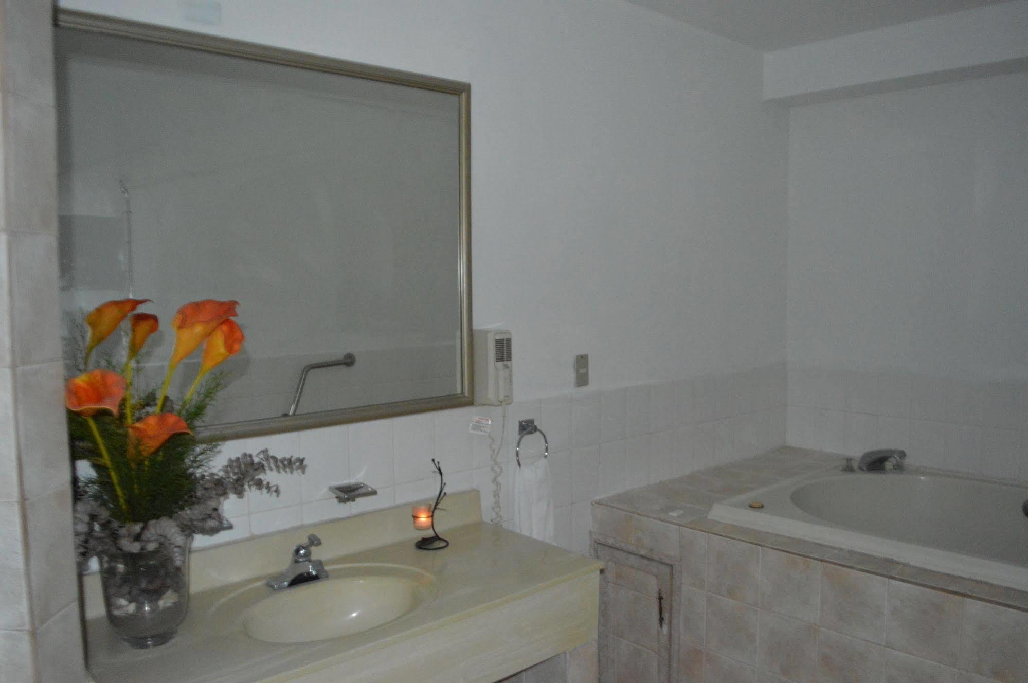 Hotel Casa Real Манагуа Екстериор снимка