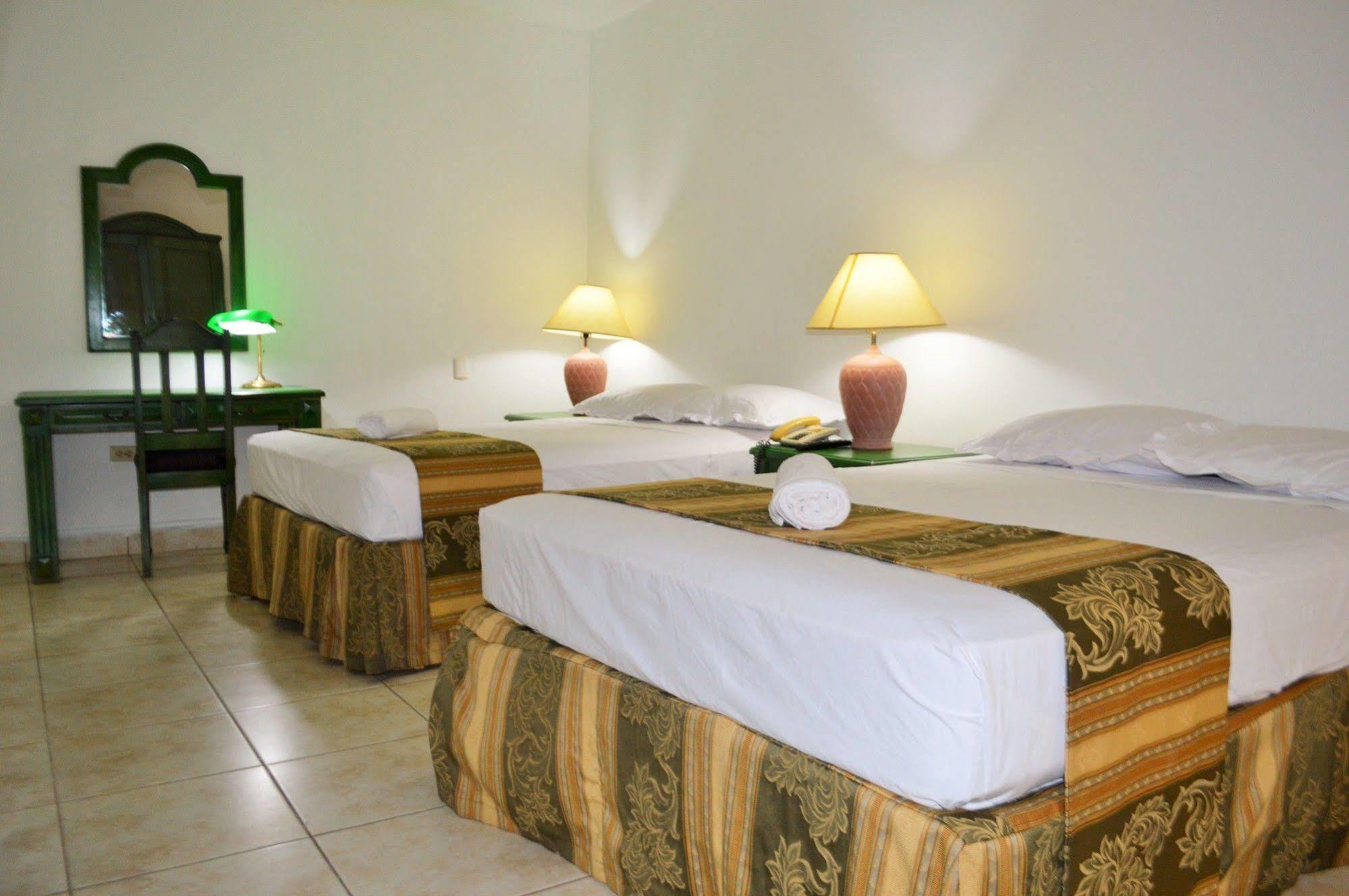 Hotel Casa Real Манагуа Екстериор снимка